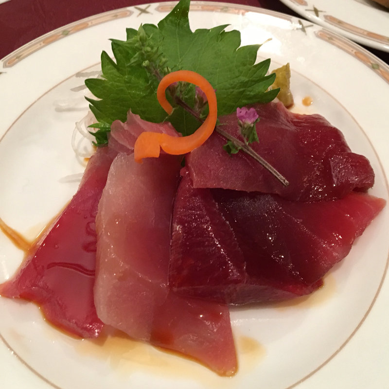 マグロの食べ比べ(外国人記者クラブ　THE MAIN BAR （日本外国特派員協会）)