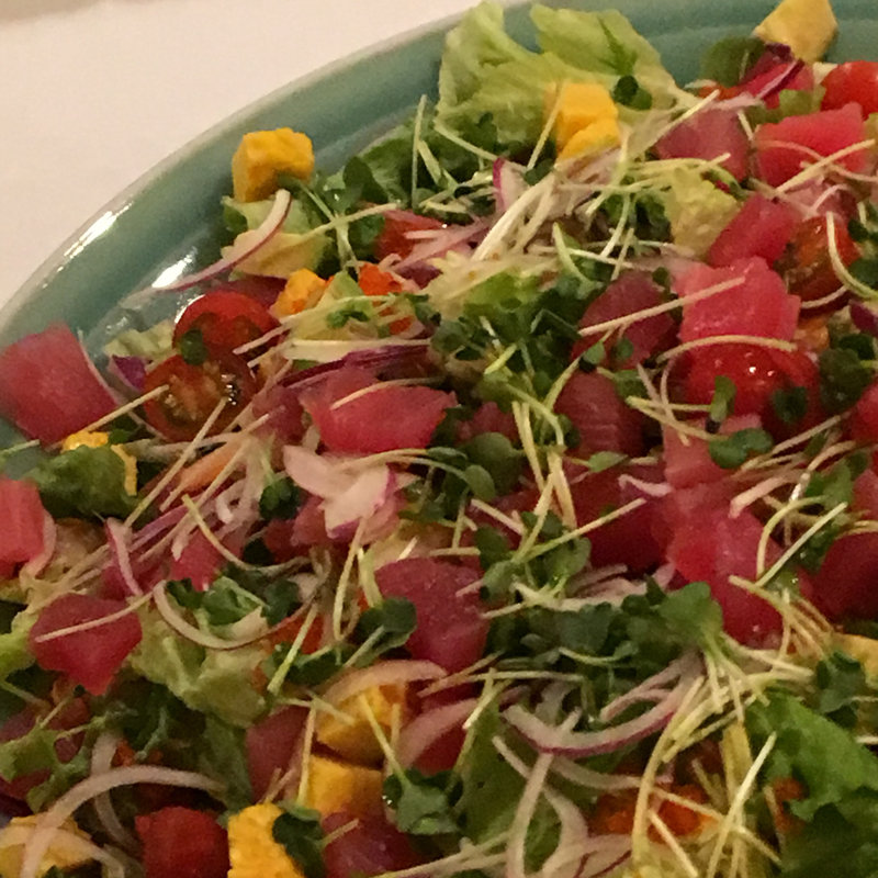 海鮮サラダ(外国人記者クラブ　THE MAIN BAR （日本外国特派員協会）)