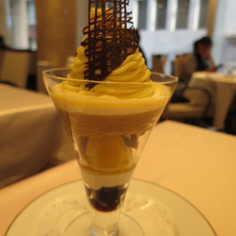 和栗のモンブランパフェ(銀座・和光アネックス ティーサロン)