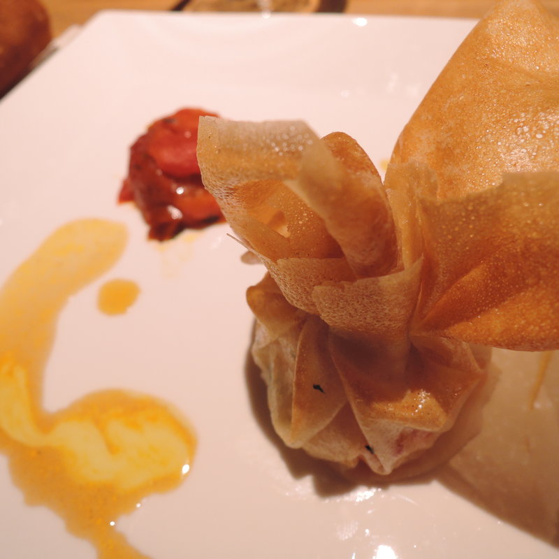 オマール海老のパートブリック包み焼き パプリカのコンフィ ウイキョウの香り(バルバ・ビアンカ)