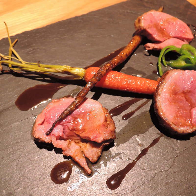 窒息鴨の炭火焼 旬野菜のロースト(バルバ・ビアンカ)