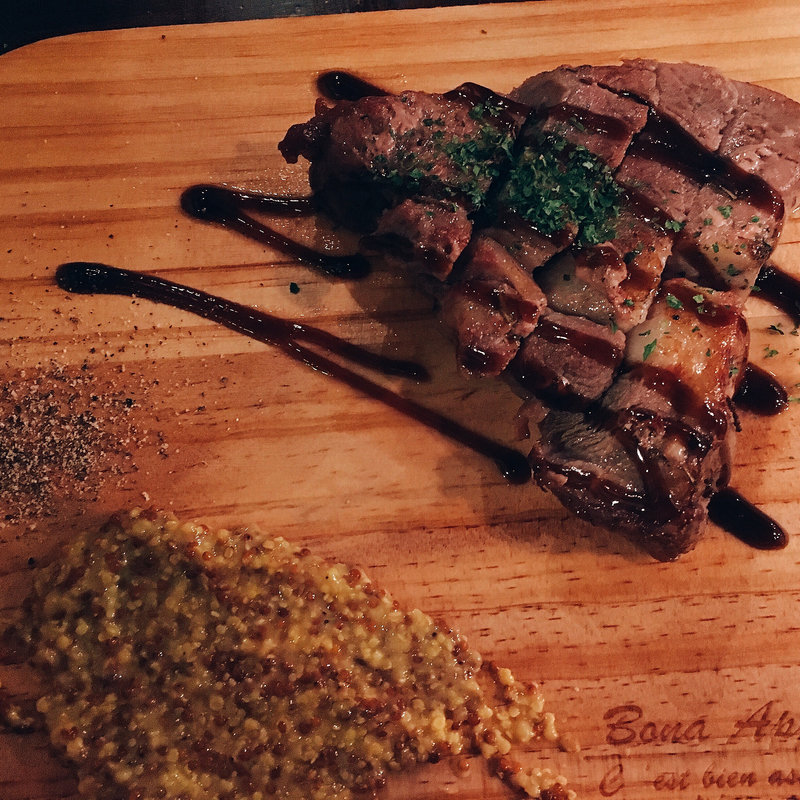 松坂豚のロースト(田町ワインライブラリー ESOLA （タマチワインライブラリーエソラ）)