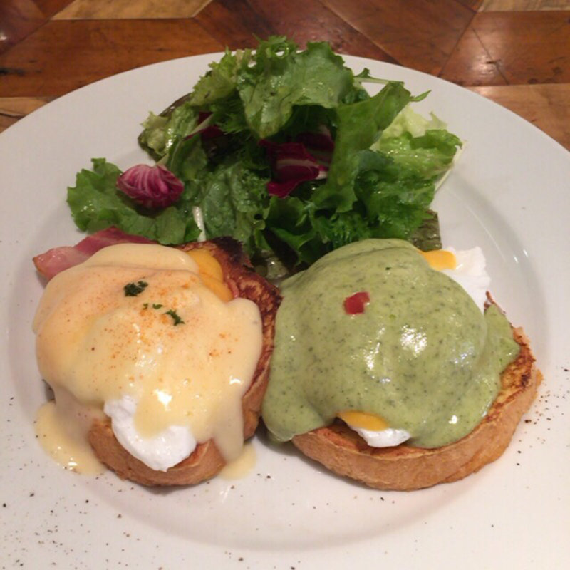 エッグベネディクト(The French Toast Factory アリオ亀有店（フレンチトースト専門）)