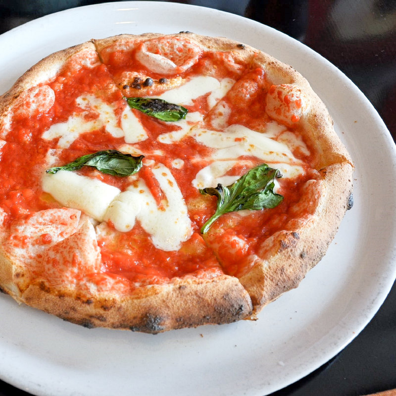 チーズたっぷりマルゲリータ・ドッピオ(ピッツェリア アル チェントロ （PIZZERIA AL CENTRO）)