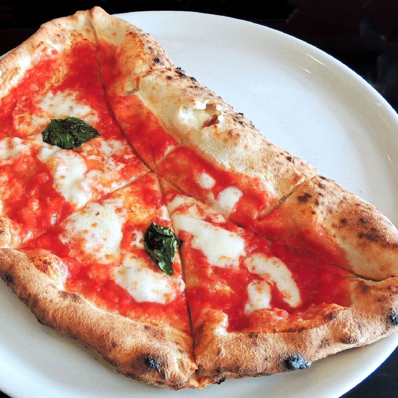 ルーナロッサ(ピッツェリア アル チェントロ （PIZZERIA AL CENTRO）)