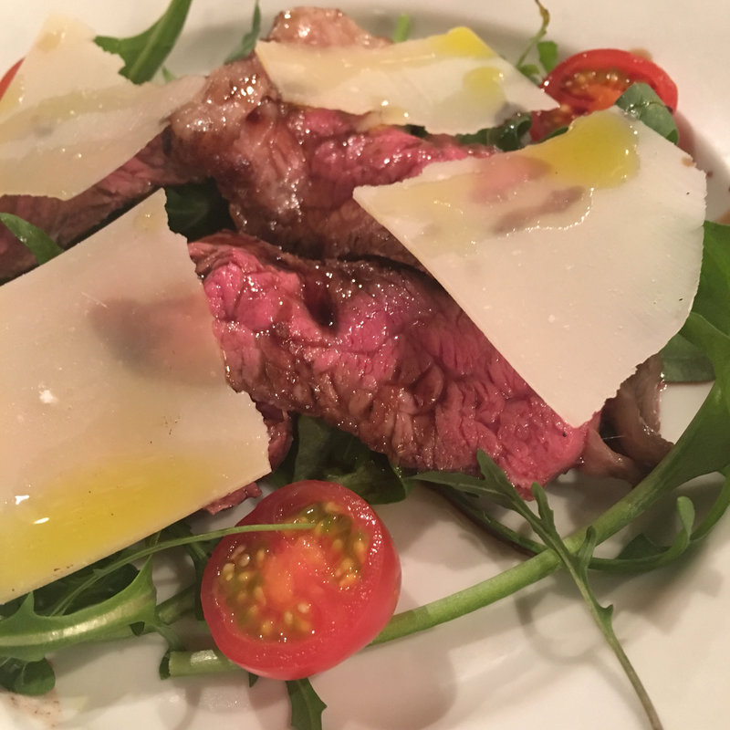 黒毛和牛ランプ肉の炭火焼き(デリツィオーゾ イタリア （DELIZIOSO ITALIA）)