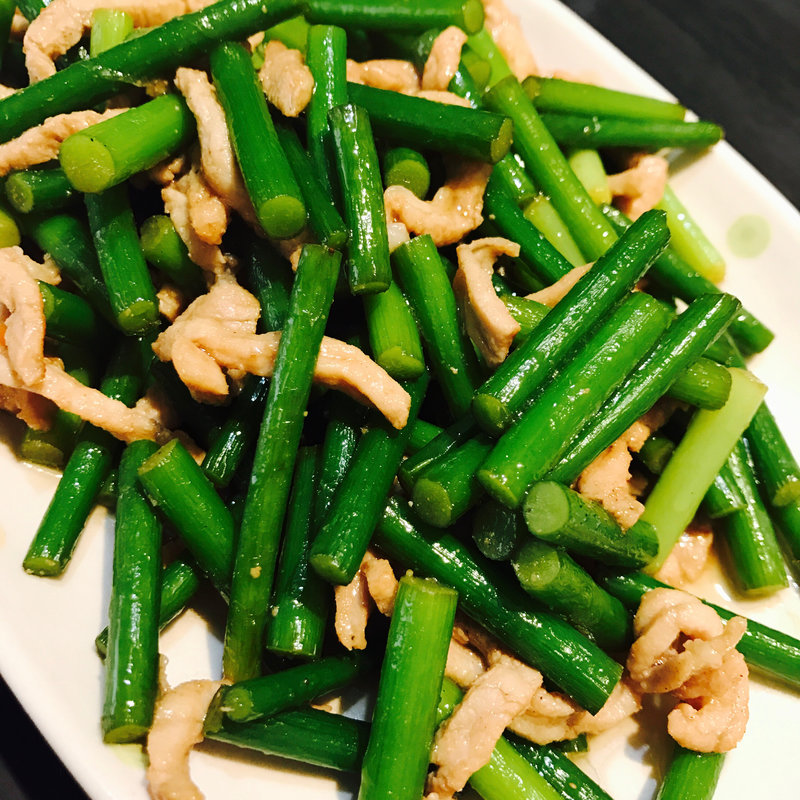 にんにくの芽と牛肉炒め(満宝香)