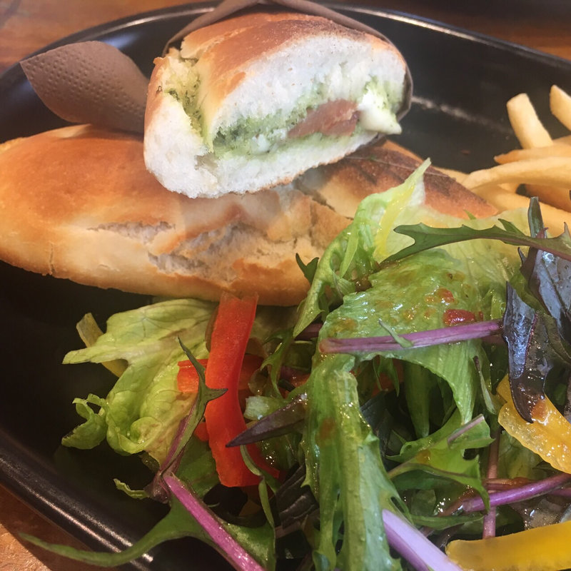 パニーニ(自家製ポークハムと野菜)(カフェ アクイーユ 恵比寿)