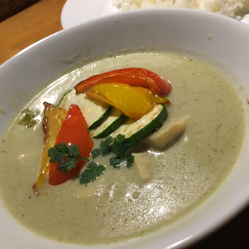 タイ風グリーンカレー(Charcoal Dining るもん)