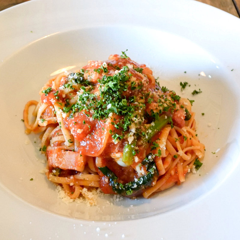 アサリとベーコンとホウレン草の トマトソースパスタ(ラ・フレスカ（LA FRESCA）)