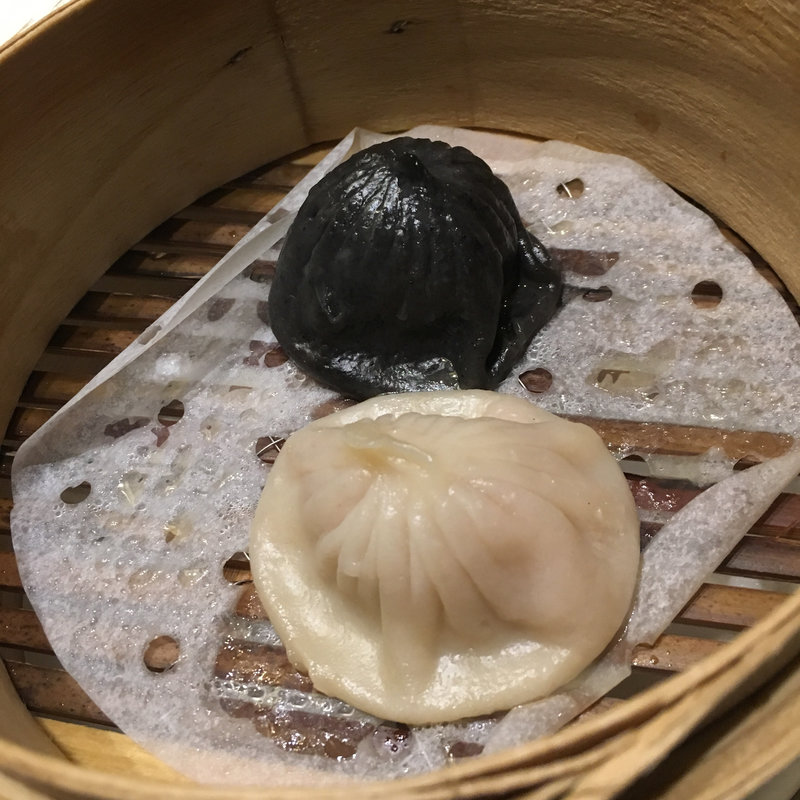 小籠包〜二種の味わい〜(四川飯店 名古屋 )