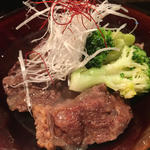 牛ほほ肉のガーリックオイル蒸
