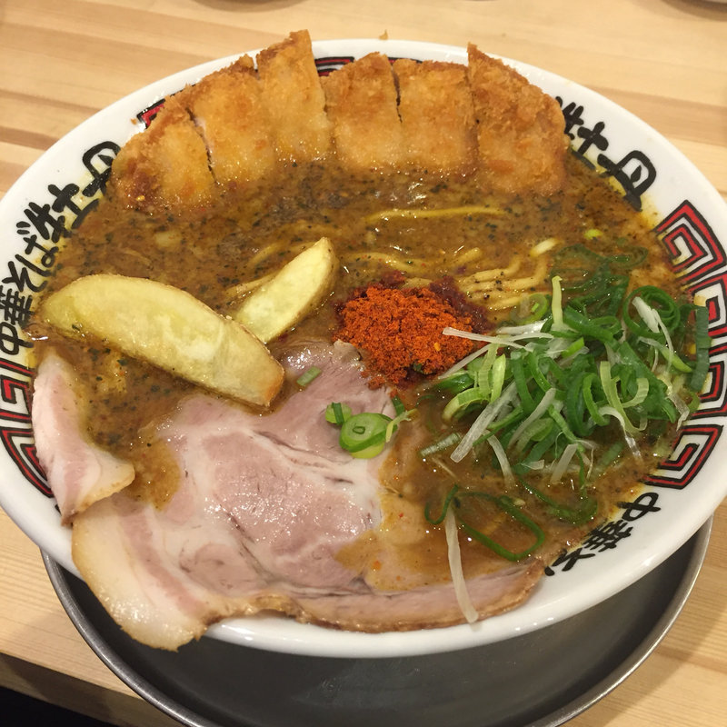 かつカレーら〜めん(中華そば牡丹 西宮店)
