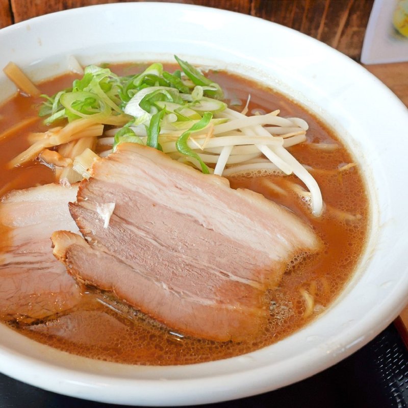 豚骨黒(やな蔵 （やなぞう）)