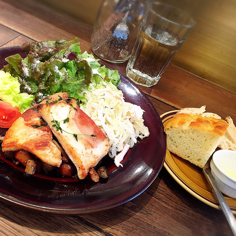 カジキマグロのソテーサルティンボッカ風(THE CITY BAKERY アトレ品川)