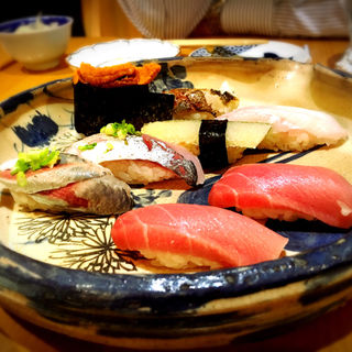 贅沢に代々木八幡で楽しむ寿司三昧。新鮮な魚をご堪能下さい。