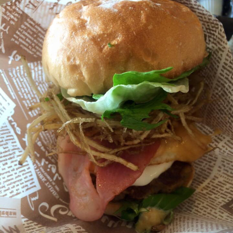 ハートフルバーガー全部のせ(ハートフルバーガー)