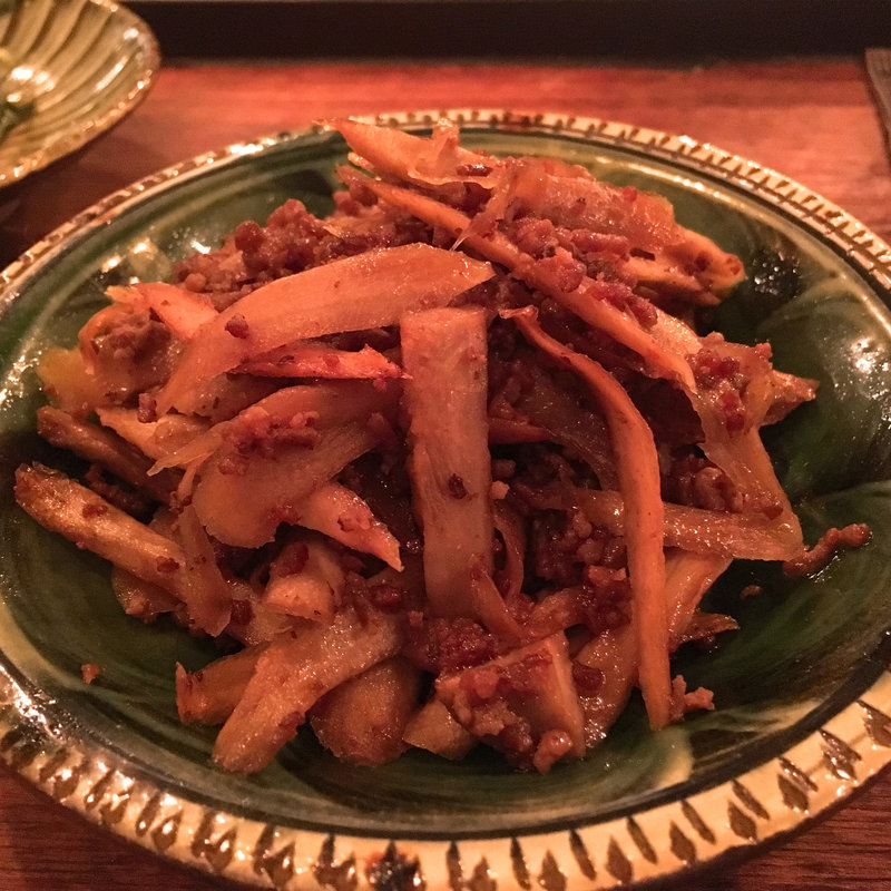 牛肉そぼろとゴボウ炒め(マルサラ飲食店)