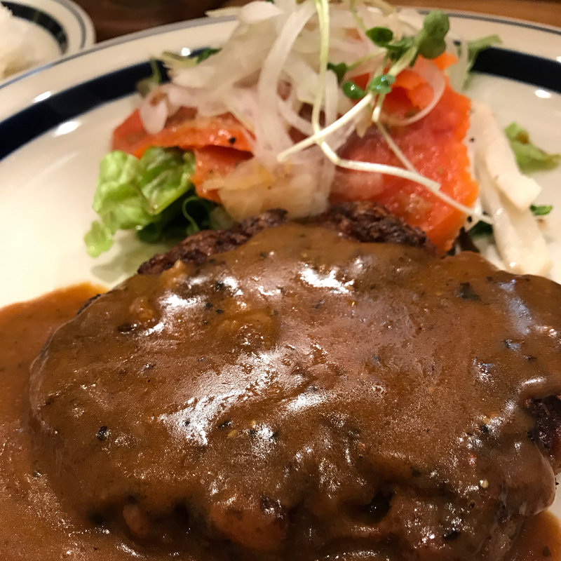 ハンバーグ & スモークサーモン(だんでぃらいおん)
