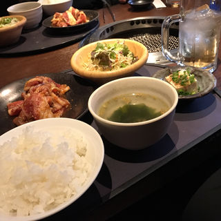 大盛カルビーランチ(焼肉居酒屋 韓の台所)