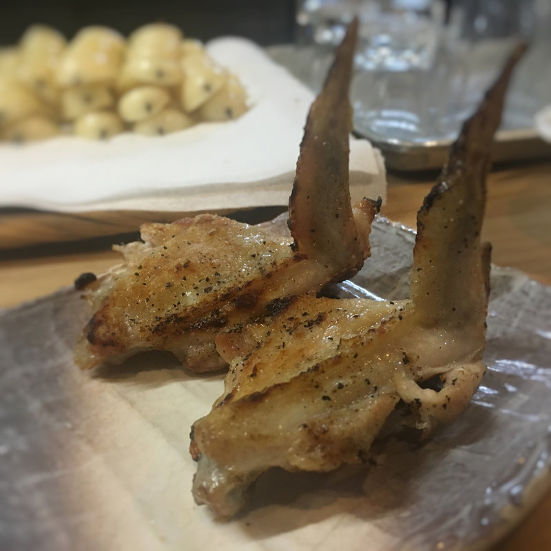 ひな鳥手羽先(千登利 （ちどり）)