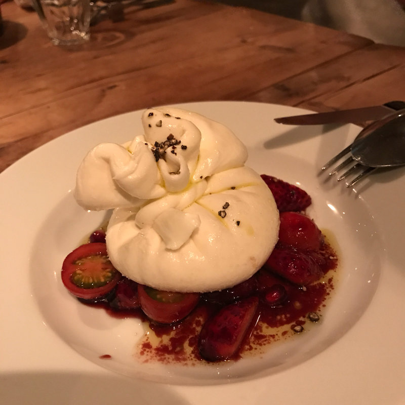 モッツァレラブラータ & トマト、イチゴ(HOUSE)