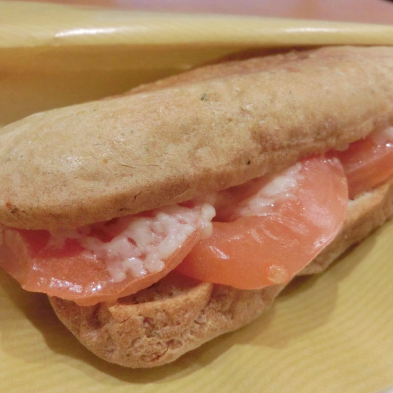 トマト＆ペコリーノチーズサンド(ぽんでCOFFEE)