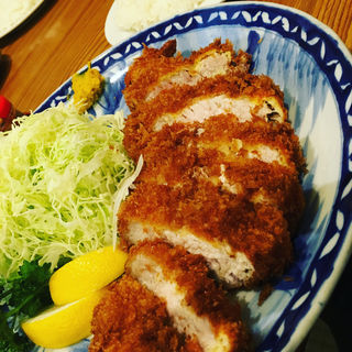 岩中のロースカツ(洋食 大吉)