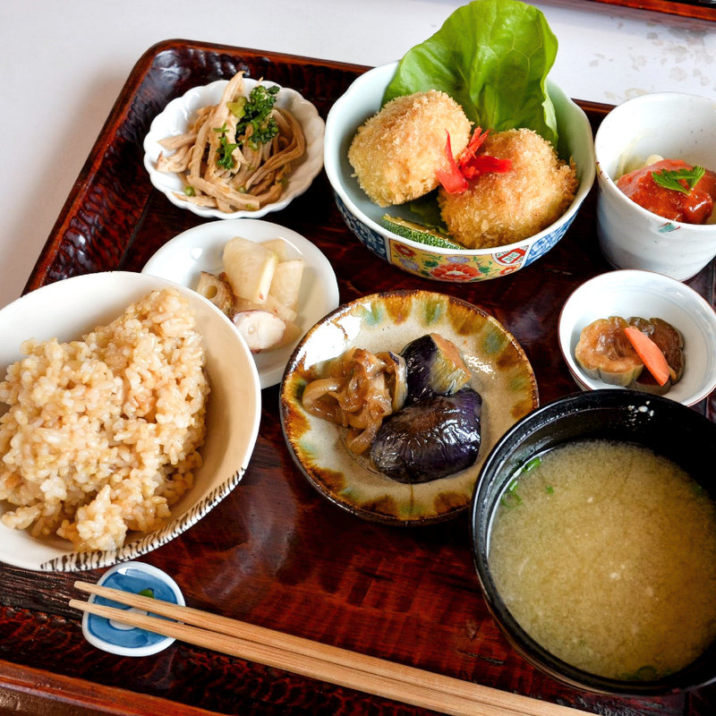 今日のお昼ご飯 キャベツのクリームコロッケ(きんしゃり食堂 )