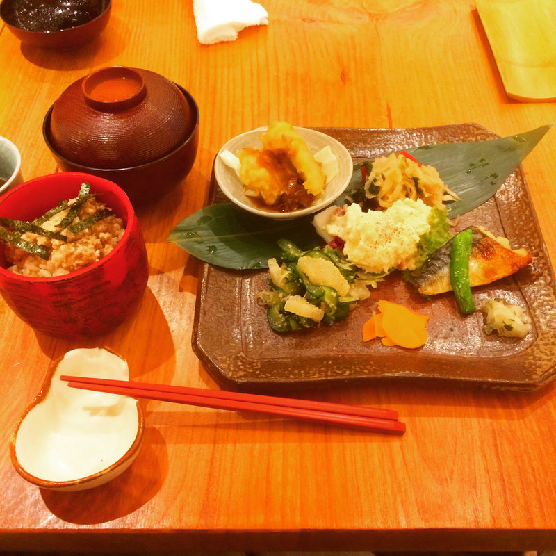 デラックス定食(お野菜食堂 SOHSOH)