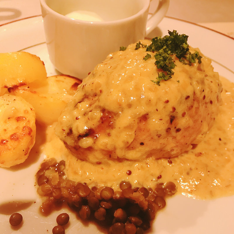 ブラック ペッパー ハンバーグ(ターブル コンヴィヴィアル 渋谷店 （Table conviviale）)