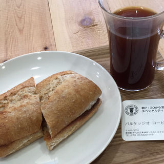 裏メニューのトースト&フレンチプレスコーヒー(パルケッジオ コーヒー)