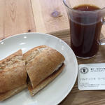 裏メニューのトースト&フレンチプレスコーヒー