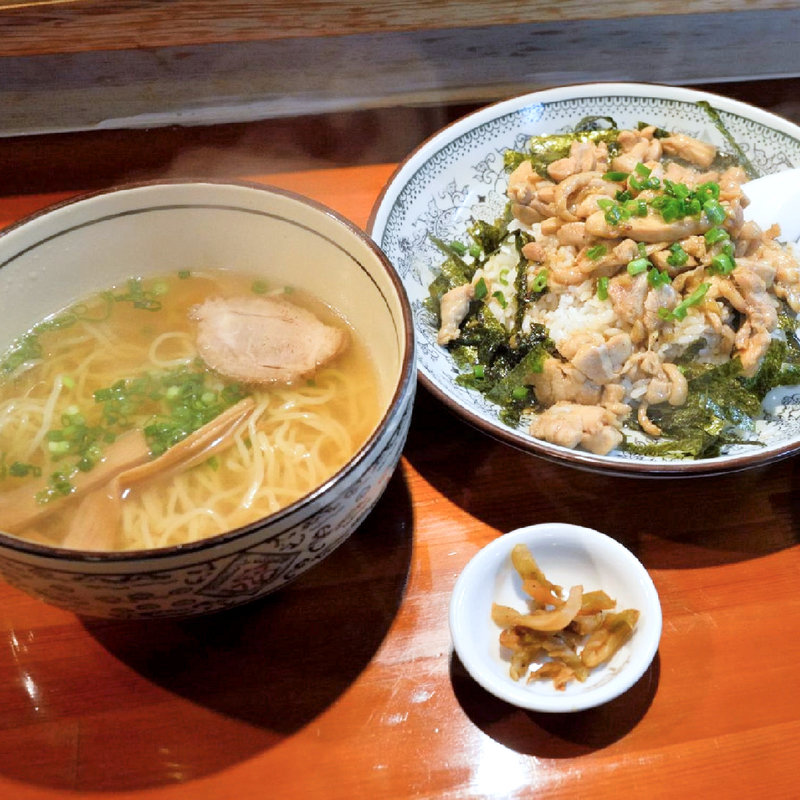 かしわ丼・半ラーメンセット(紹興酒家 )