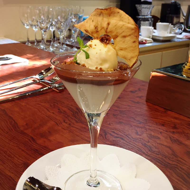 ランチ（洋梨のコンポートとブランマンジェ）(Bistro Le Rire(ル・リール))