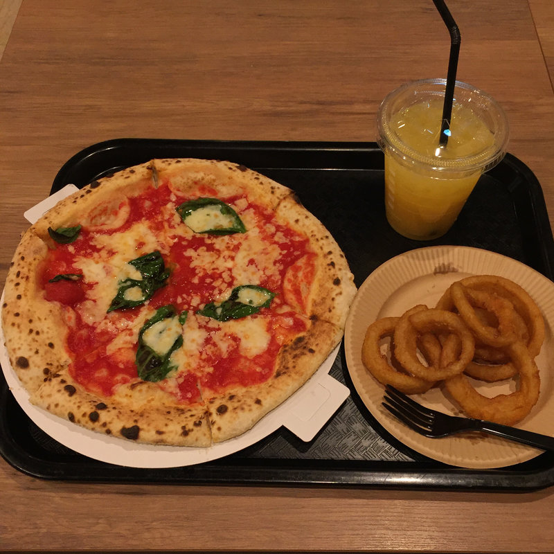 マルゲリータ オニオンリングセット(ナポリス ピッツァ＆カフェ 京橋コムズガーデン )