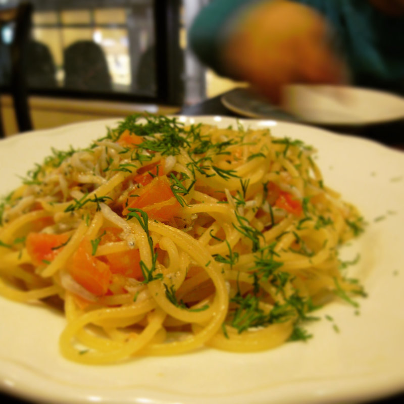 シラスとフレッシュトマトのスパゲッティ(ラ・クローチェ （la Croce）)