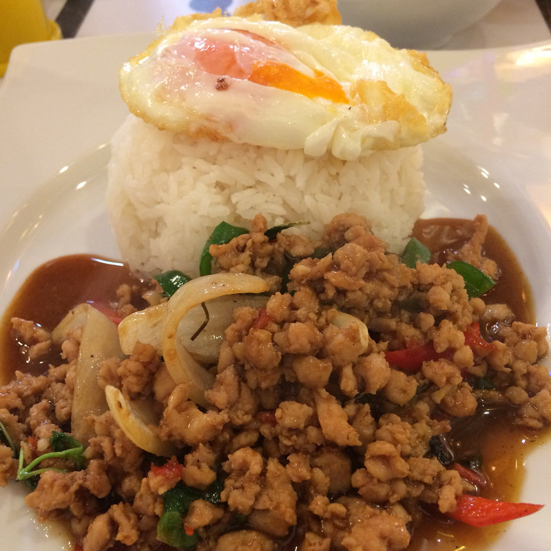 豚挽き肉のガパオ炒めごはん(ソウルフードバンコク)