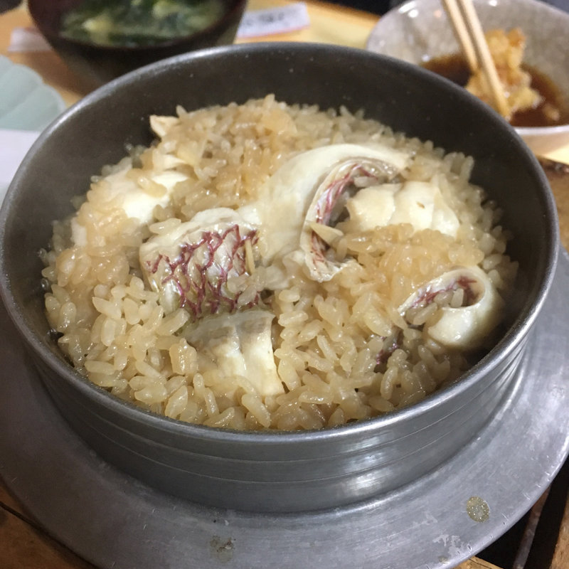 鯛の釜飯(お可免)