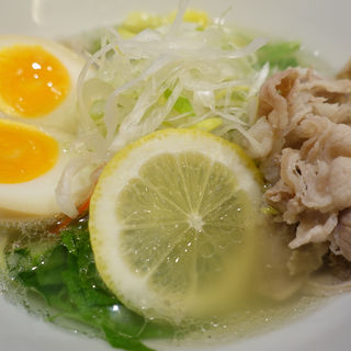 牛骨塩ラーメン＋玉子(人情麺家 牛骨王 南船場店)