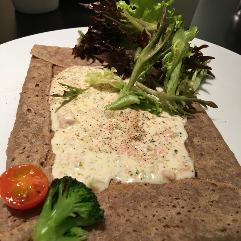 サーモンとブロッコリー、白ワイン風味のクリームソース(ティ・ロランド ガレットハウス 西武渋谷店 )