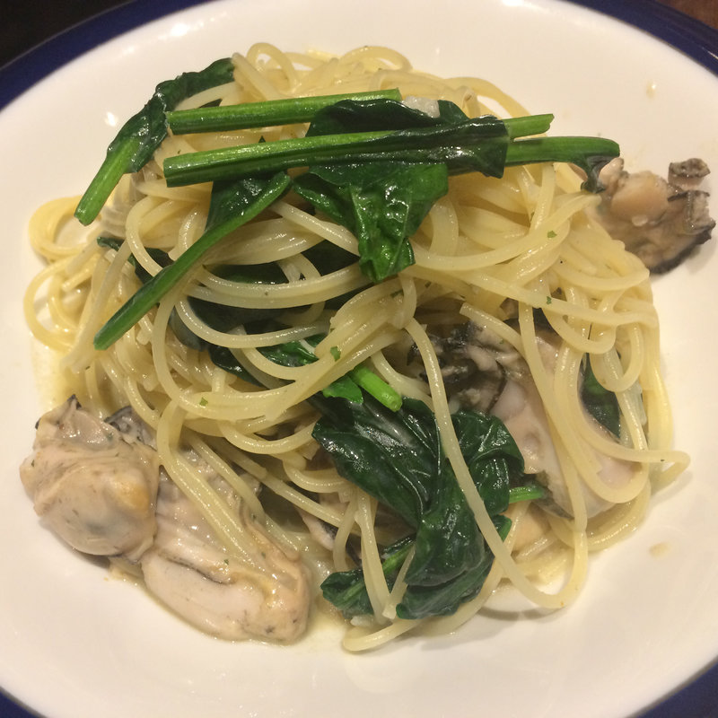 牡蠣とルッコラのペペロンチーノ(カフェイタリアーノラ・ステラ)