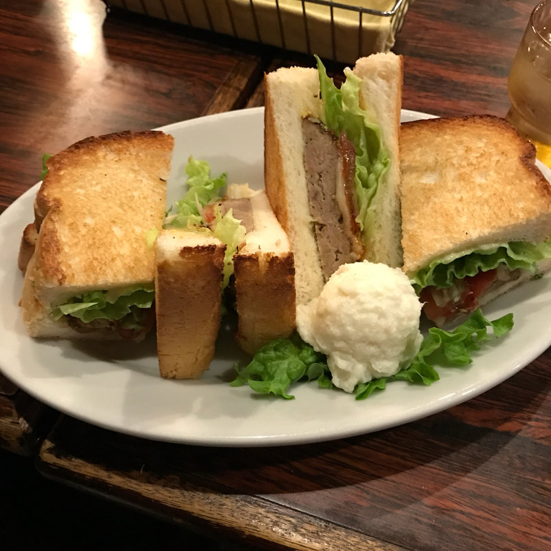 ハンバーグとモッツァレラのサンドイッチ(SABOU 虎ノ門店 （サボウトラノモンテン）)