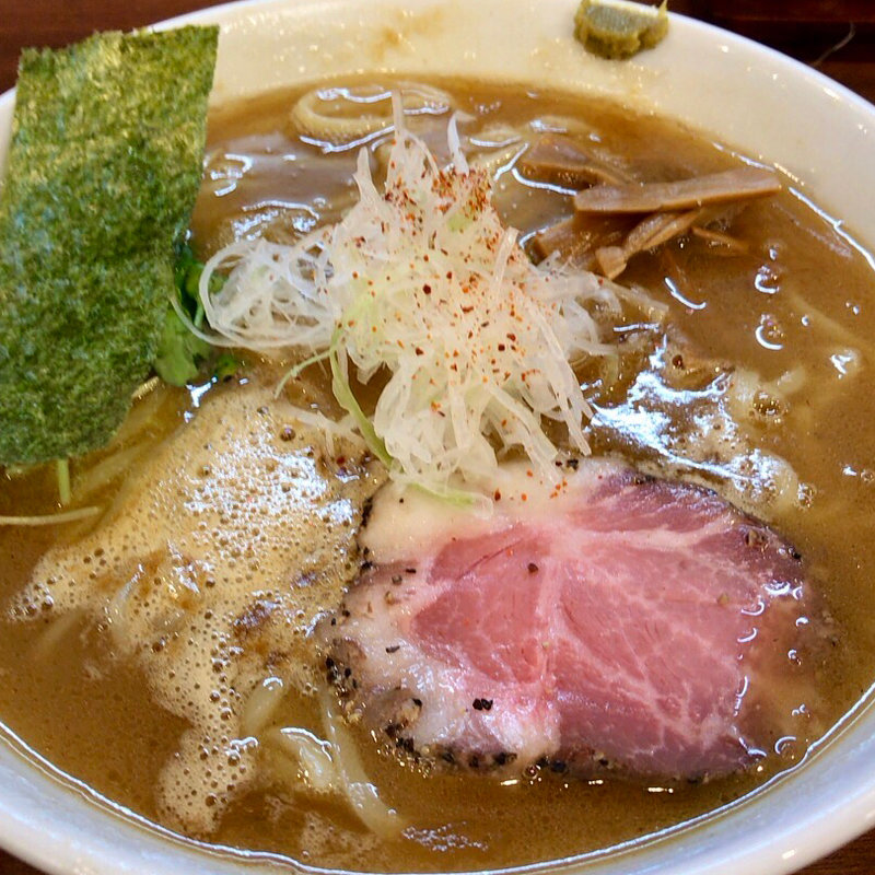 濃厚醤油ラーメン大盛(麺や真登 )