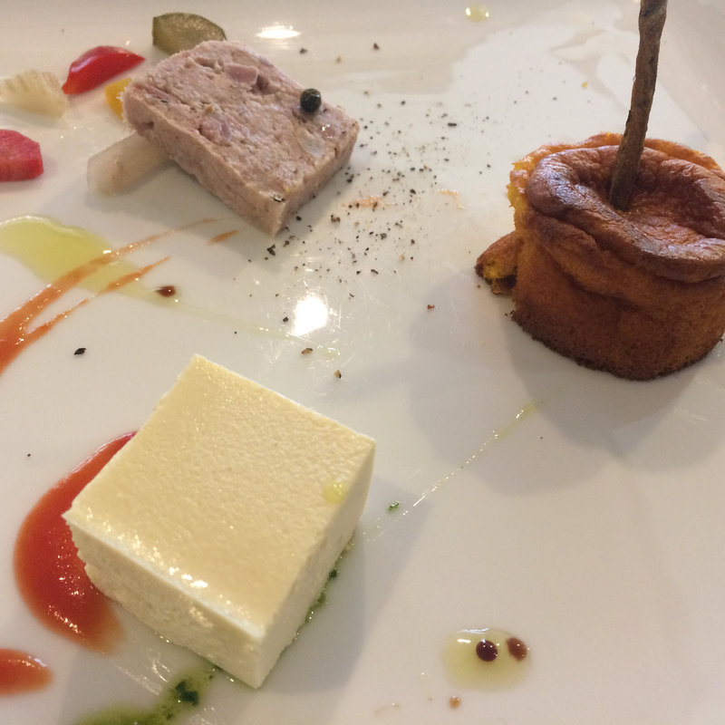 コースの前菜(ビストロ プロスペレ アンサンブル)