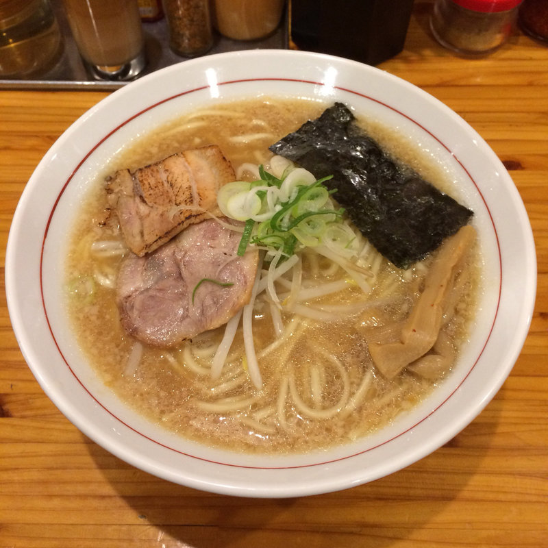 らあめん（豚骨醤油）(らあめん 一心軒)