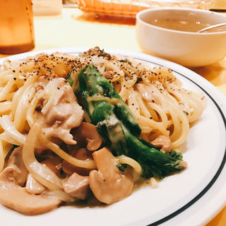若鶏と菜の花のゴルゴンゾーラスパゲティ(関谷スパゲティ )