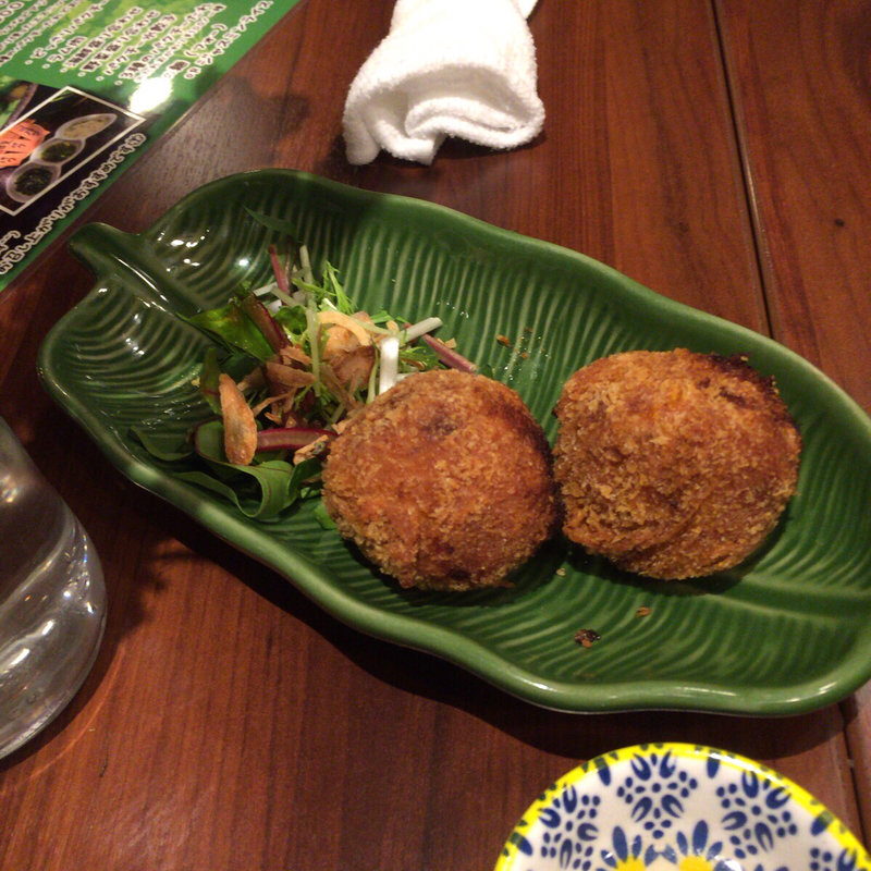 グリーンカレーコロッケ(亜細亜的バル Xinchao （シンチャオ）)