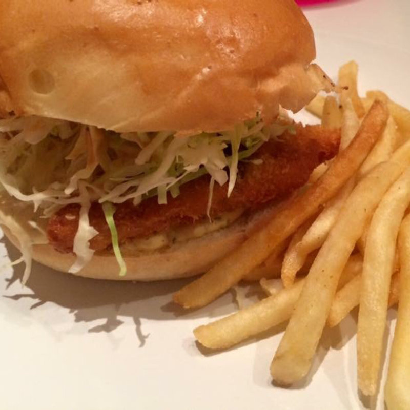 フィッシュバーガー(モカジャバカフェ パークサイド)