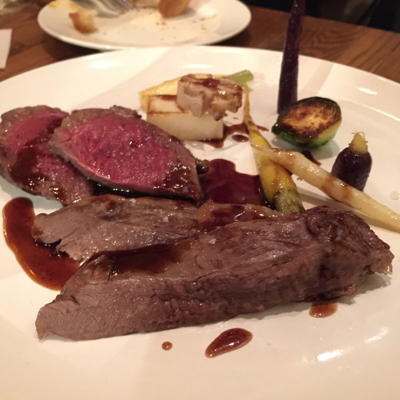 鹿肉のロースト(神田ワイン食堂パパン)